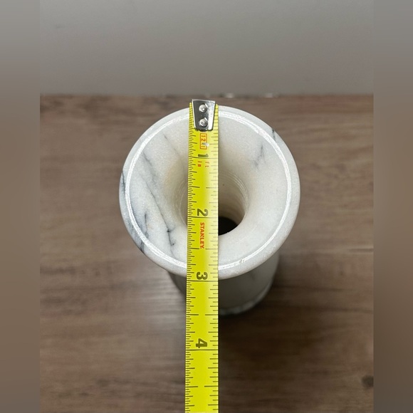 Carved Alabaster Bud Vase 8 Inches Gray &‎ White Decor. - Picture 6 of 7